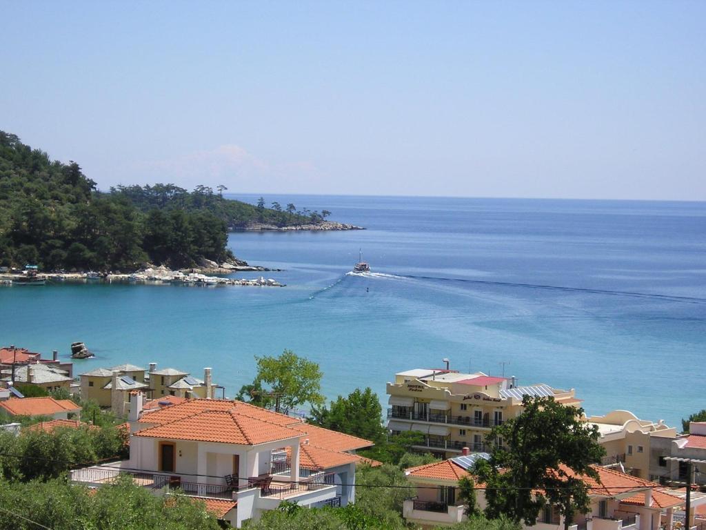 Golden Beach Inn Chrysi Ammoudia Exterior photo